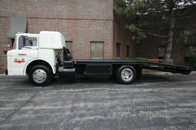 1967 Ford C550 COE - Ramp Truck - RARE Sleeper - photo 2