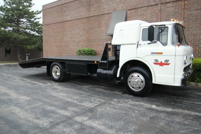 1967 Ford C550 COE - Ramp Truck - RARE Sleeper - photo 6