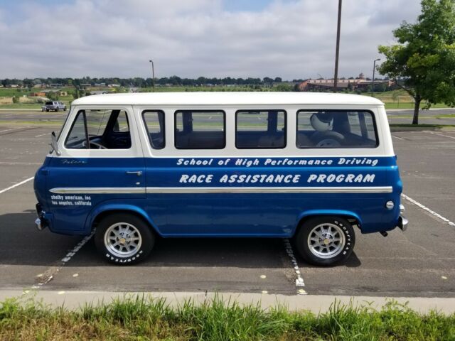 1967 Ford Falcon Club Wagon - photo 2