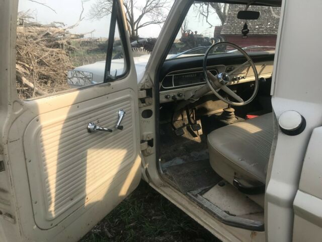 1967 Ford F-250 Styleside - photo 2
