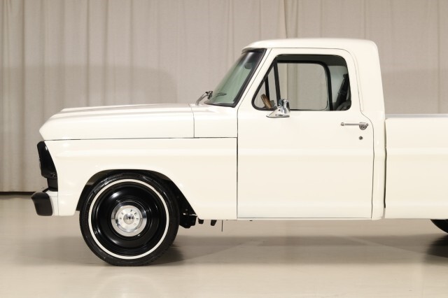 1967 Ford F100 Short Bed 302 V8 RESTOMOD - photo 2