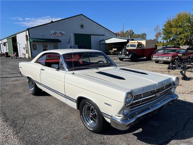 1967 Ford Fairlane 2 Door Hardtop - photo 2