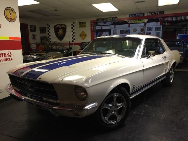 1967 Ford Mustang------1968 1969 1970 1966 1971 1972 fast back gt shelby cobra 1967 Ford Mustang
