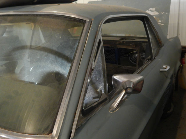 1967 Ford Mustang 2 Door Coupe 6 Cylinder Manual 3 speed 1967 Ford Mustang coupe