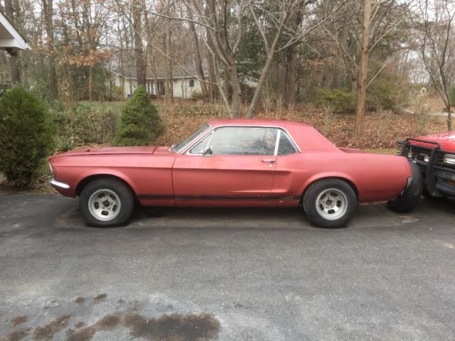1967 Ford Mustang, automatic, 289 V-8 1967 Ford Mustang