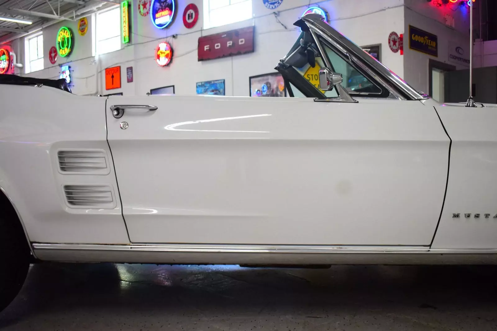 1967 Ford Mustang Convertible - photo 9