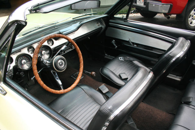 1967 Ford Mustang Deluxe interior - photo 11