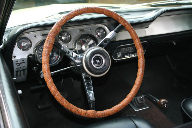 1967 Ford Mustang Deluxe interior - photo 8