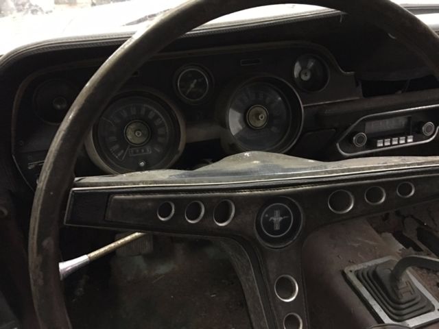 1967 Ford Mustang 390 BIG BLOCK 4 SPEED TACH CANDY APPLE RED - photo 9