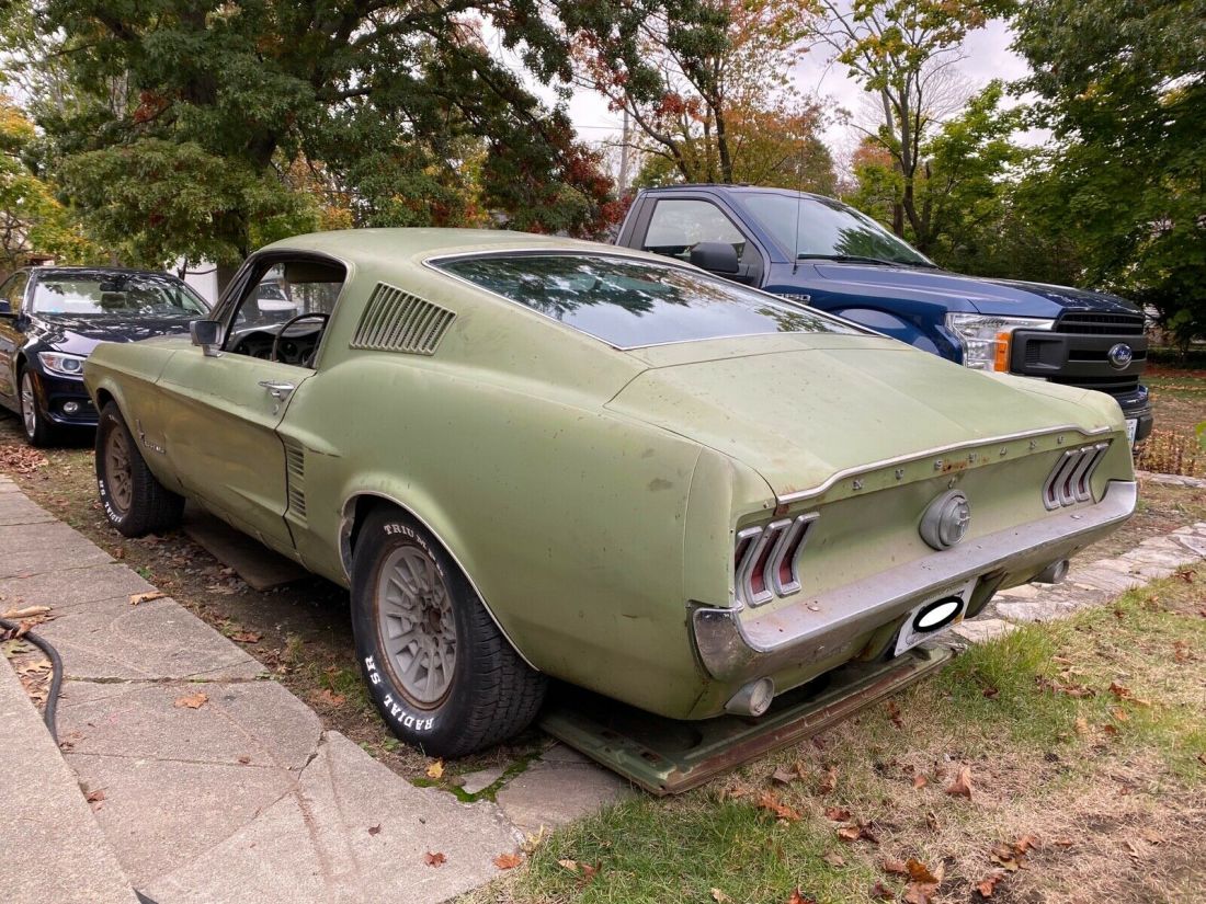 1967 FORD MUSTANG FASTBACK 390 S CODE 4 SPEED DELUXE INTERIOR AC ORIGINAL PAINT 1967 Ford Mustang FASTBACK S-CODE 4-SPEED AC DELUXE