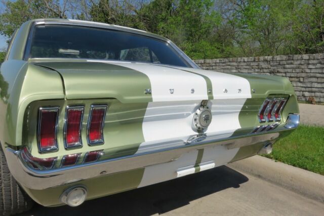1967 Ford Mustang GT-350 w/ PowerSteering & Discs - photo 3
