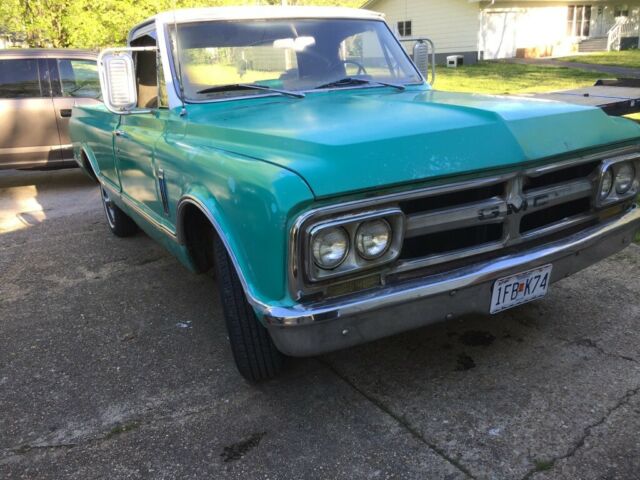 1967 GMC C10 Longbed 6cyl three on the tree 1967 Chevrolet C-10