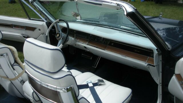 1967 Chrysler Imperial Crown Convertible - photo 9