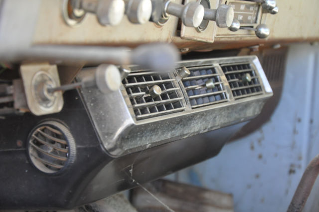 1967 International Harvester 1200B - photo 12