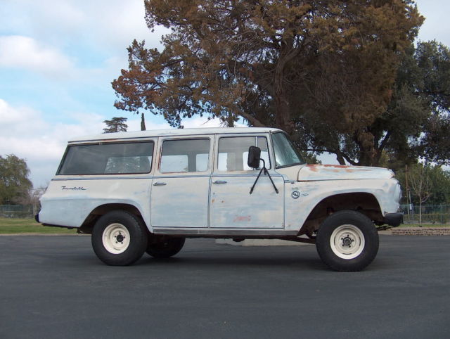 1967 International Harvester Travelall 1100 Custom - photo 2