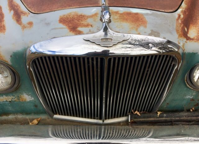 1967 Jaguar 420 Leather Seats - photo 3
