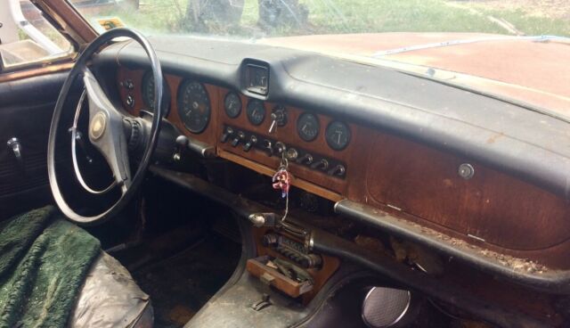 1967 Jaguar 420 Leather Seats - photo 6