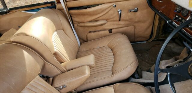 1967 Jaguar 420 - photo 12