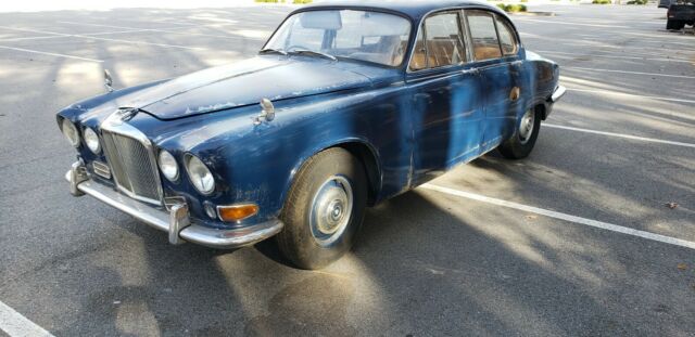 1967 Jaguar 420 - photo 3