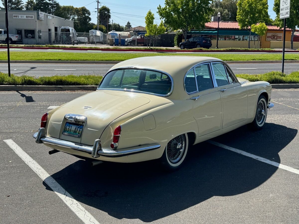 1967 Jaguar 420 - photo 10
