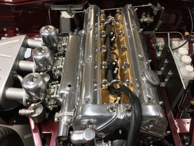 1967 Jaguar E-Type Series 1 1/2 XKE Coupe Triple Carburetor 1967 Jaguar E-Type Leather
