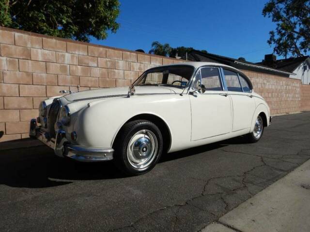1967 Jaguar Mark VIII Automatic RWD V6 3.8L Gasoline 1967 Jaguar Mark VIII