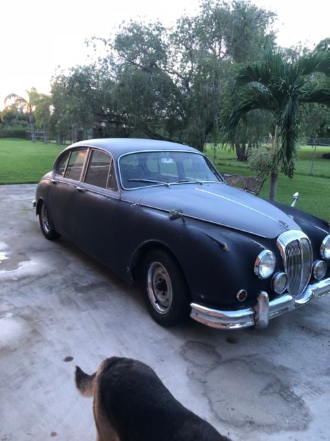 1967 Jaguar Daimler 4 door - photo 2