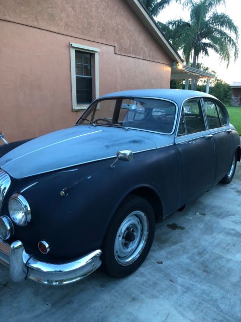 1967 Jaguar Daimler 4 door - photo 4