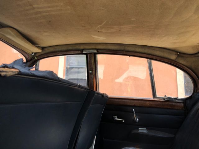 1967 Jaguar Daimler 4 door - photo 6