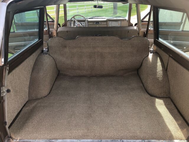 1967 Jeep Wagoneer - photo 10