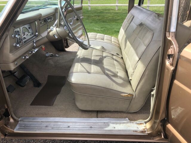 1967 Jeep Wagoneer - photo 13