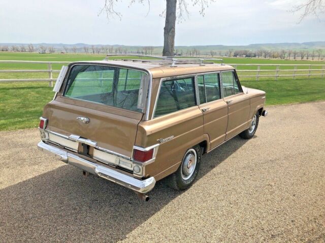 1967 Jeep Wagoneer - photo 4