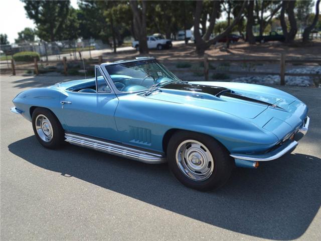 1967 L68 Corvette Convertible, Top Fligh, Bloomington Gold, Gold Spinner 1967 Chevrolet Corvette Convertible