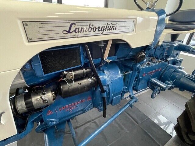 1967 LAMBORGHINI TRACTOR 230R TRACTOR - (COLLECTOR SERIES) - photo 3