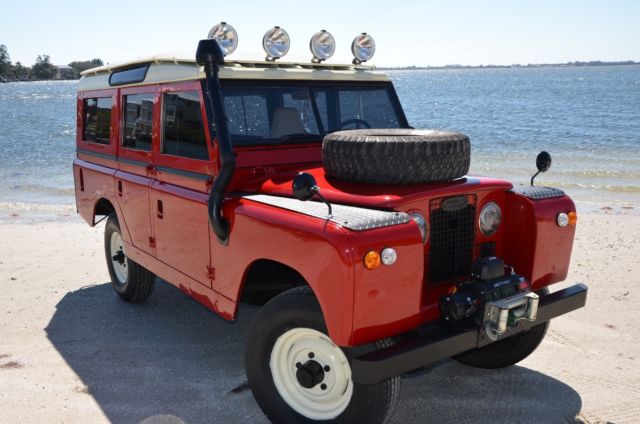 1967 Land Rover Series NADA 109 pre Defender. 12 seater 1967 Land Rover Defender
