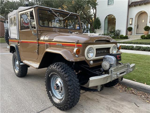 1967 Toyota FJ Cruiser 67 FJ40 Landcruiser, 350 V8, NICE TRUCK! - photo 2