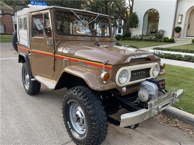 1967 Toyota FJ Cruiser 67 FJ40 Landcruiser, 350 V8, NICE TRUCK! - photo 4