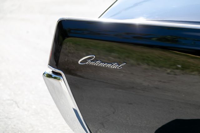 1967 Lincoln Continental - photo 3