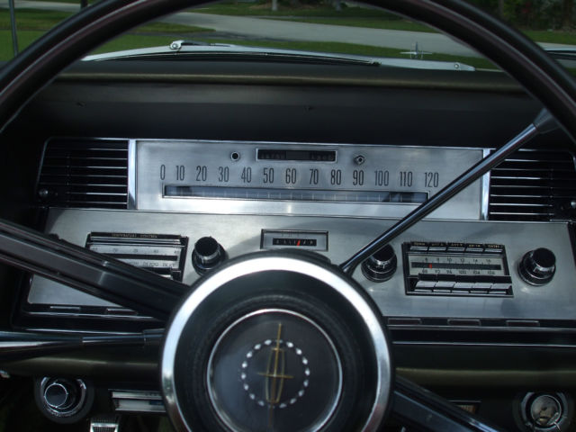 1967 Lincoln Continental - photo 6