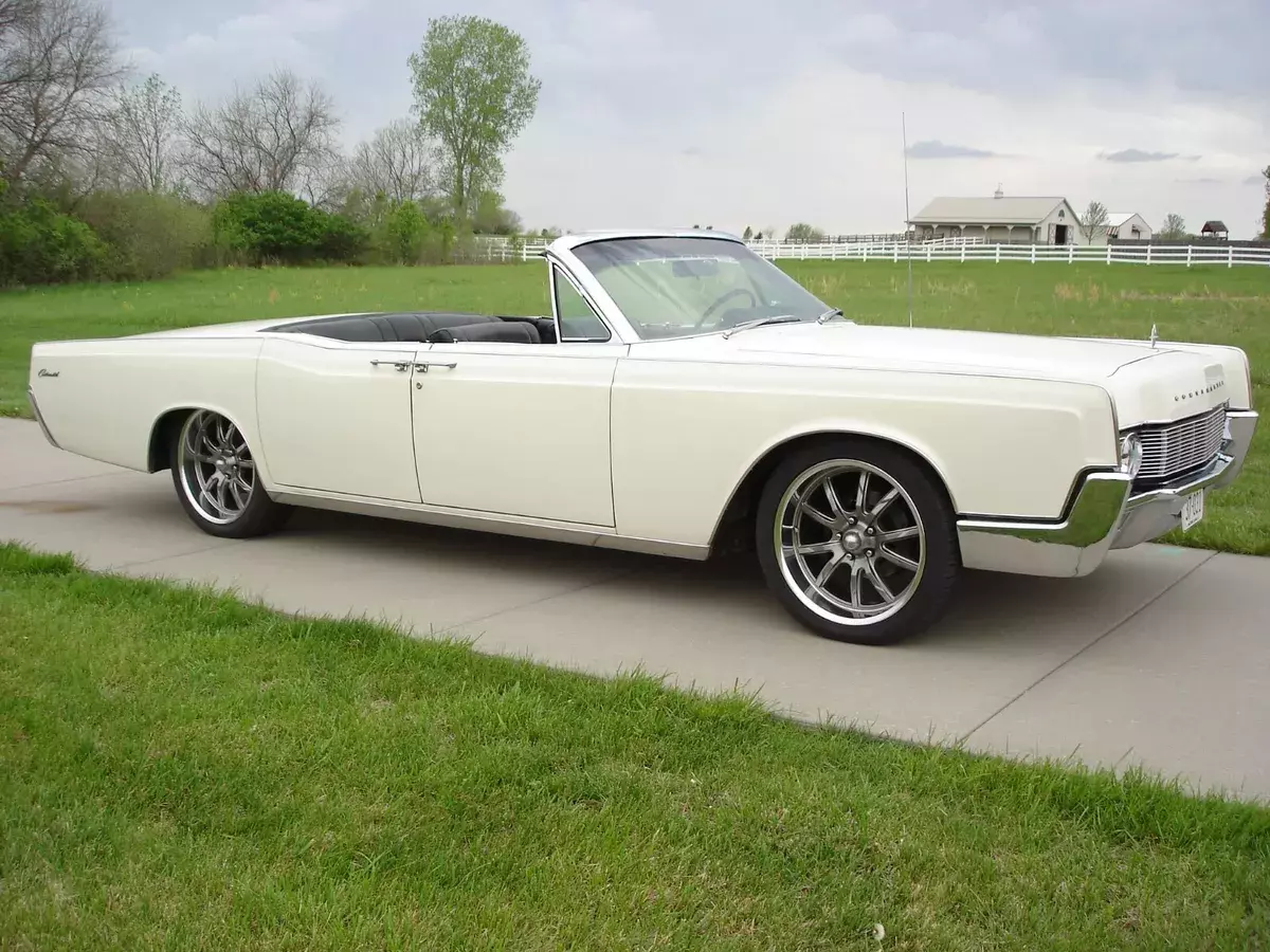 1967 Lincoln Continental convertible 2 owner car. SURVIVOR! 47K ACTUAL MILES! 1967 Lincoln Continental