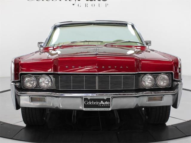 1967 Lincoln Continental Convertible - photo 2