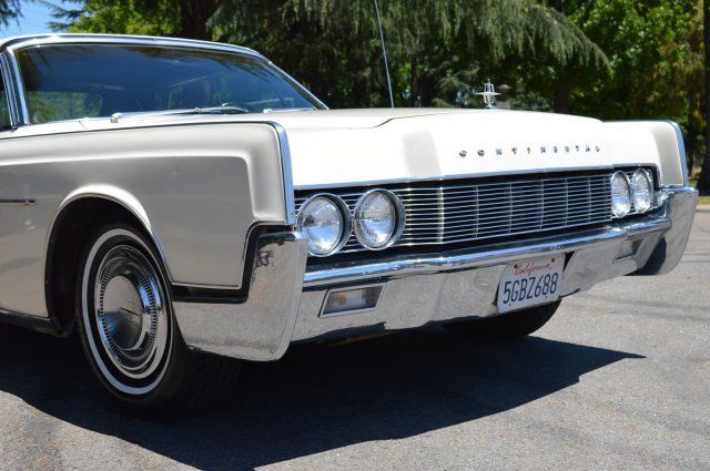 1967 Lincoln Continental Convertible Gorgeous Condition Runs Great - photo 10