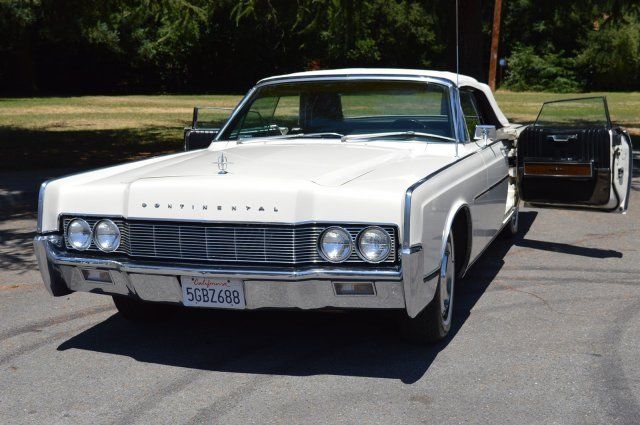 1967 Lincoln Continental Convertible Gorgeous Condition Runs Great - photo 12