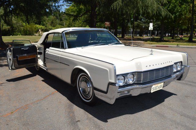 1967 Lincoln Continental Convertible Gorgeous Condition Runs Great - photo 8