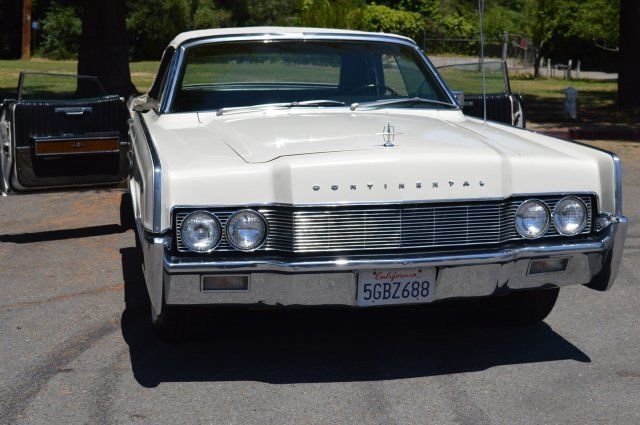 1967 Lincoln Continental Convertible Gorgeous Condition Runs Great - photo 10