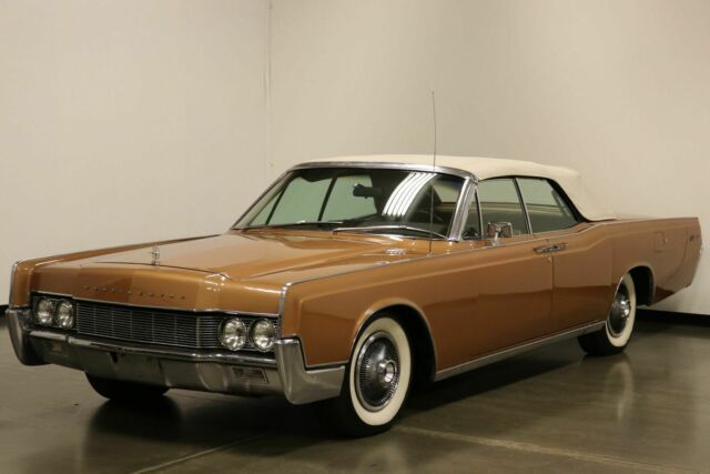 1967 Lincoln Continental Convertible - photo 10