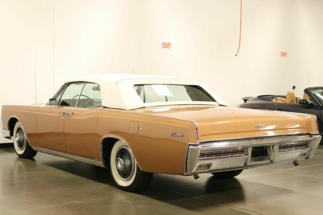 1967 Lincoln Continental Convertible - photo 12