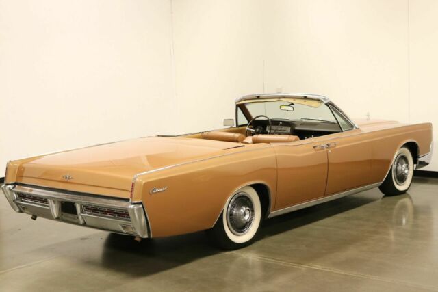 1967 Lincoln Continental Convertible - photo 9