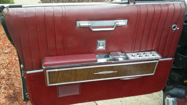 1967 Lincoln Continental convertible - photo 12