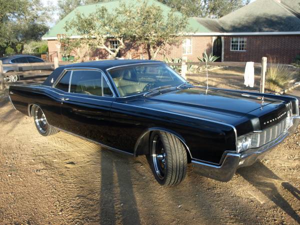 1967 Lincoln Continental Coupe - photo 2